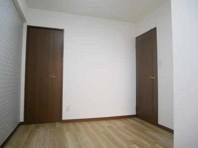 Renovated 2LDK Apartment in Fujieda with Balcony — Image 4, Fujieda, Shizuoka