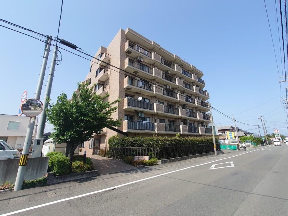 Renovated 2LDK Apartment in Fujieda with Balcony - Thumbnail 2
