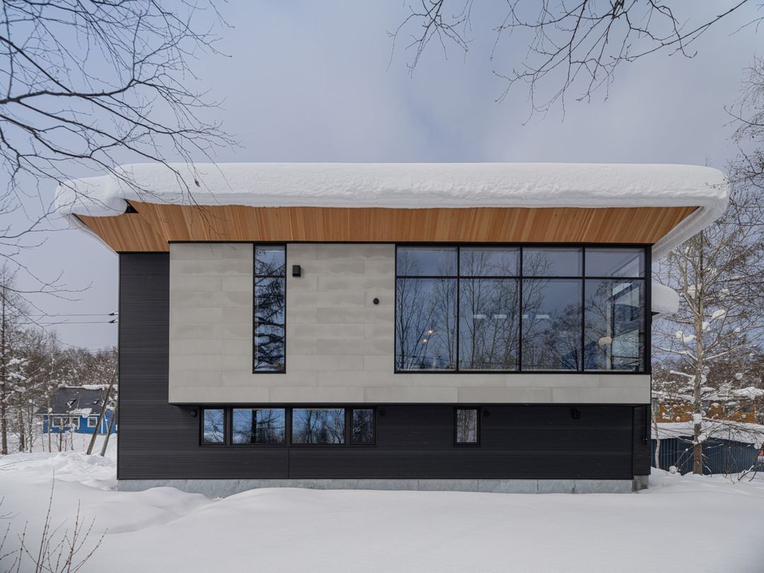New 4-Bedroom House with Mount Yotei View in Niseko, Hokkaido - Thumbnail 2