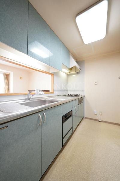 3LDK Apartment for Sale in Hakodate's Honmachi District — Kitchen, 5-27 Honmachi, Aomori