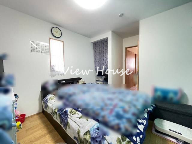 Modern 3LDK House in Takasaki with Blue Exterior - Thumbnail 3