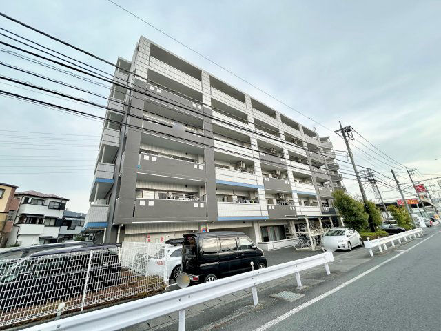 3LDK Apartment in Koshigaya with Balcony - Thumbnail 2