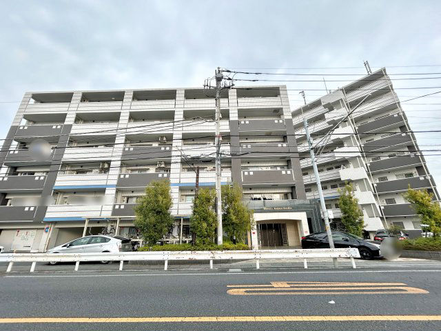 3LDK Apartment in Koshigaya with Balcony - Thumbnail 4