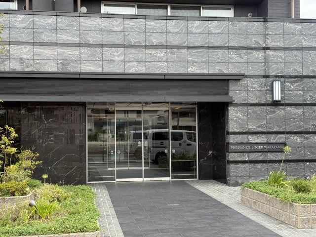 2SLDK Apartment for Sale near Wakayama Station, Pet-Friendly - Thumbnail 2