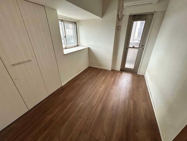 4LDK Pet-Friendly Apartment in Kitakyushu with Balcony Views - Thumbnail 3