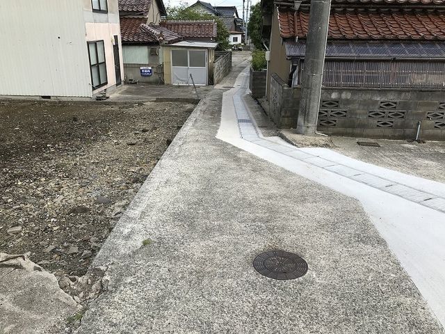 91.28 Tsubo Land Plot with Structures for Sale in Matsue, Shimane - Thumbnail 2