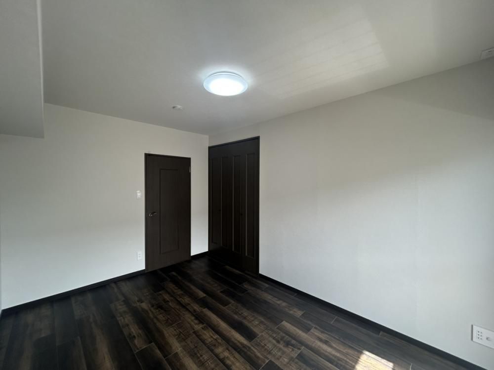 Renovated 3SLDK Apartment in Yahatanishi-ku, Kitakyushu - Thumbnail 3