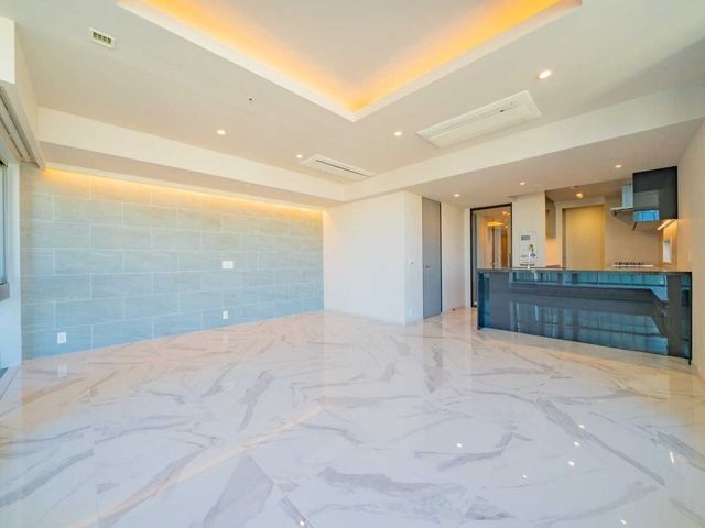 Tokyo Park Tower 25F 2LDK Apartment for Sale in Chiyoda - Thumbnail 3