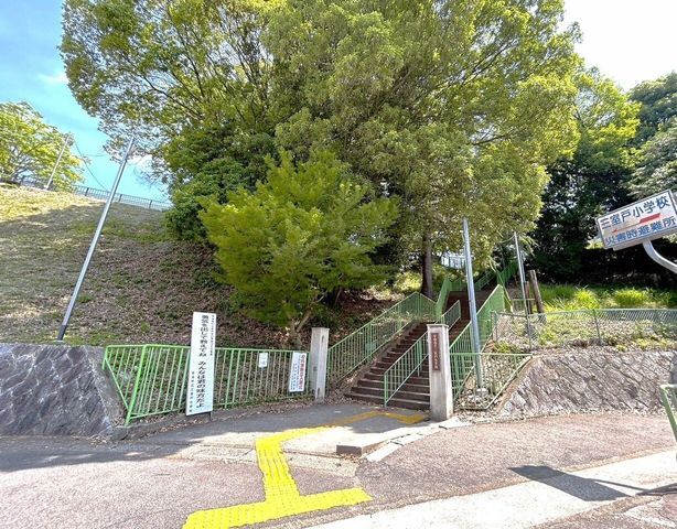 Land with Old House for Sale in Uji, Kyoto Prefecture - Thumbnail 3