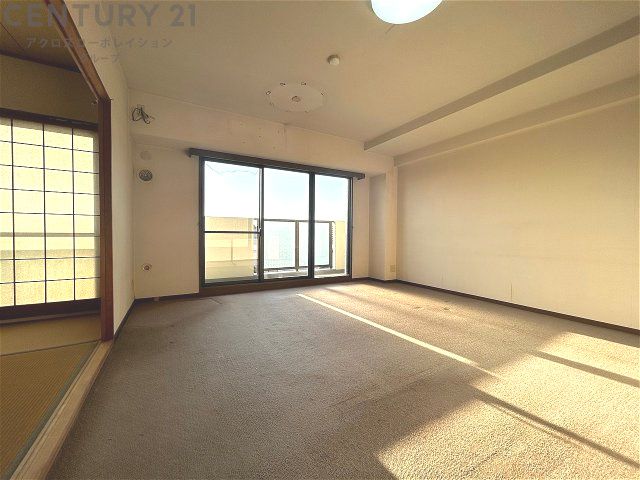 Famille Nishikoshien 4LDK Apartment in Nishinomiya - Thumbnail 3