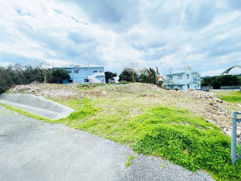 1,361 sqm Land Plot for Sale in Motobu, Okinawa with Iejima Views - Thumbnail 4
