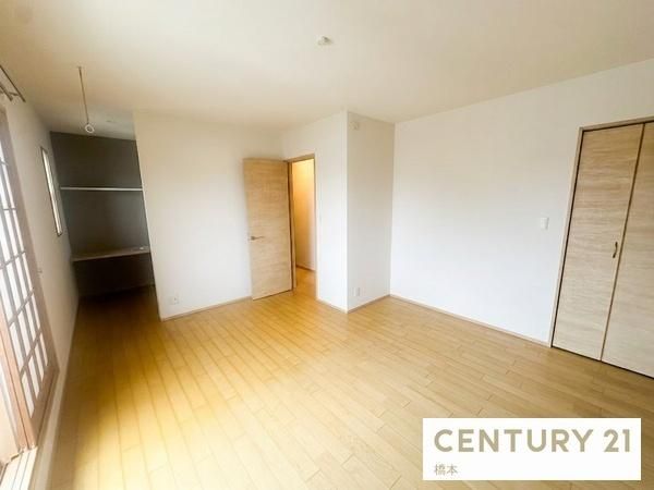 Modern 3LDK House for Sale in Tochigi City with Solar Panels - Thumbnail 3