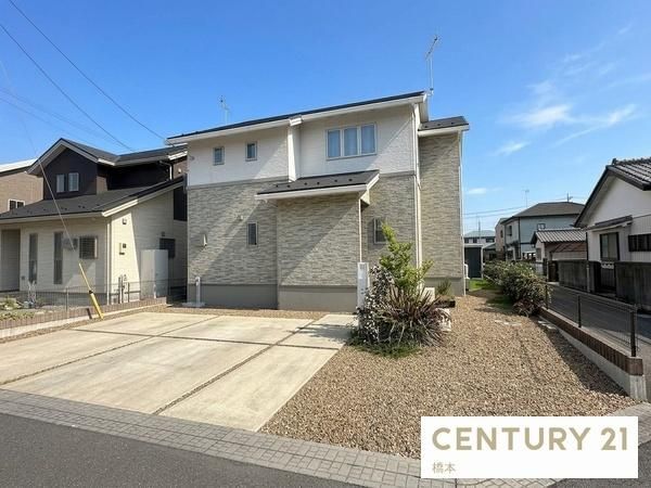 Modern 3LDK House for Sale in Tochigi City with Solar Panels - Thumbnail 2