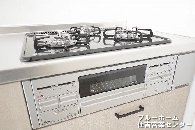 2LDK Apartment for Sale near Suminoe Koen Station, Osaka - Thumbnail 3