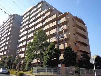 3LDK Apartment in Tsu City with Balcony and Parking — Image 1, Tsu, Mie