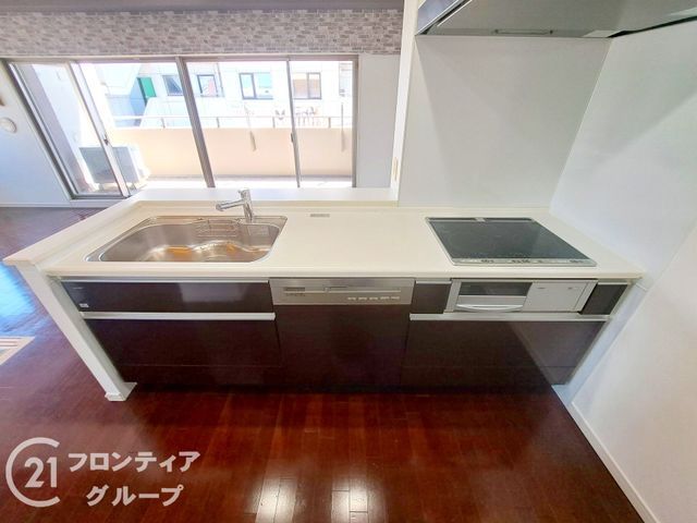 3LDK Condominium in Higashi-Kakogawa with Balcony and Auto-Lock - Thumbnail 3