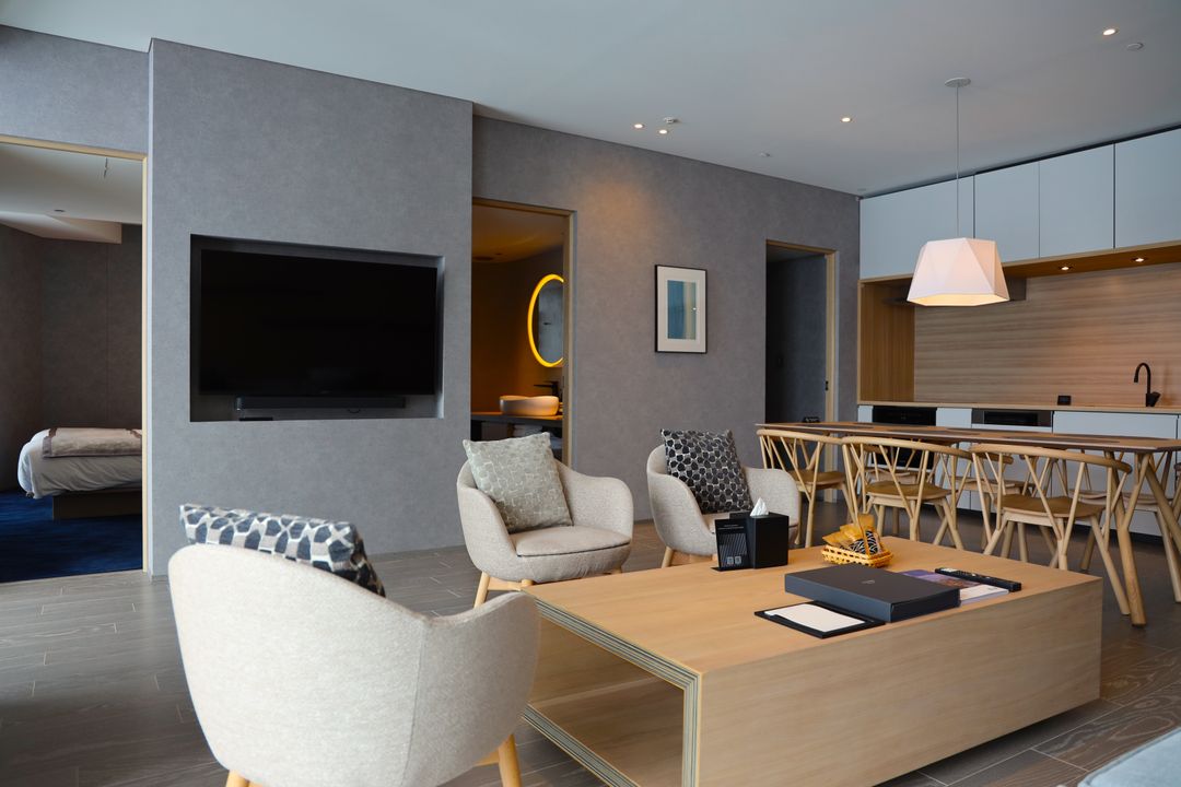 MUWA NISEKO 618 Luxury Ski-in Ski-out Condo with Onsen - Thumbnail 3