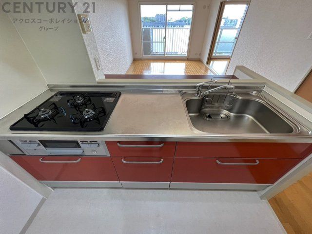 Calm Itami Midorigaoka 4LDK Apartment for Sale in Itami - Thumbnail 3