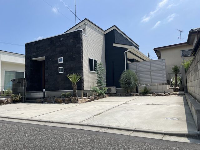 Modern 3LDK Single-Story House in Oizumi, Gunma - Thumbnail 2