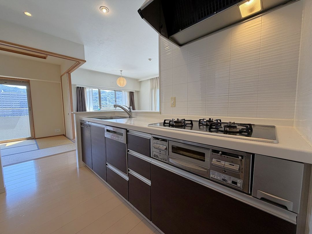 3LDK Apartment with Sea View for Sale in Nagasaki City - Thumbnail 3