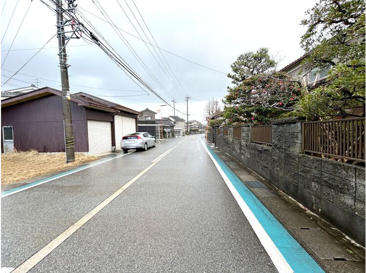 Land for Sale in Toyama City with Snow-Melting Road & Station Access - Thumbnail 3
