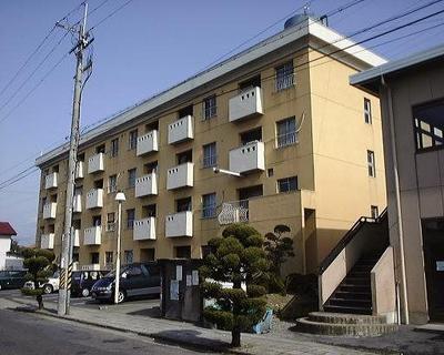 Omi-Hachiman Dream Mansion 2DK Apartment for Sale — Apartment, Omihachiman, Shiga