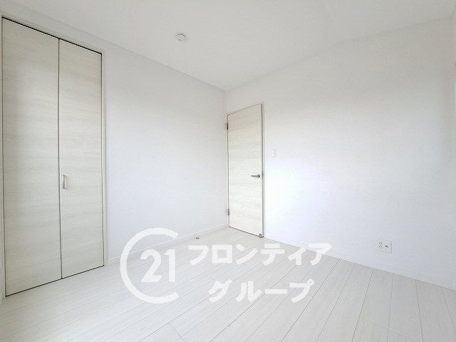 3LDK Newly Built House for Sale in Hirakata, Osaka - Thumbnail 3