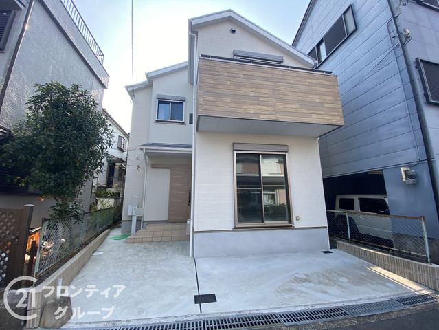 3LDK Newly Built House for Sale in Hirakata, Osaka - Thumbnail 2