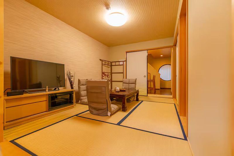 Renovated 4K Machiya in Nishijin, Kyoto with Courtyard - Thumbnail 4