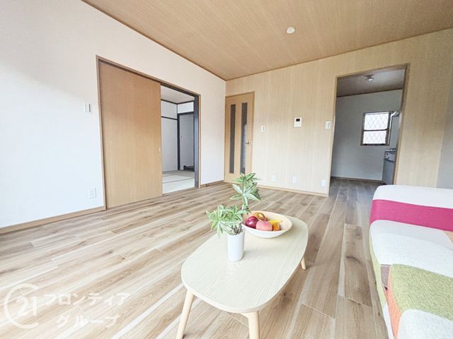 Renovated 4LDK House in Kashiba, Nara | Near Nijozan Station - Thumbnail 4