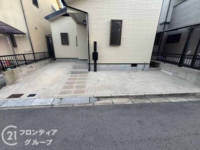 Renovated 4LDK House in Kashiba, Nara | Near Nijozan Station - Thumbnail 2