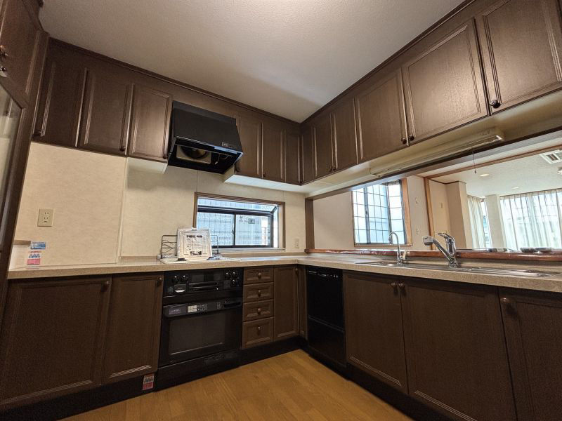 Spacious 5LDK House in Toyota City with Office Space - Thumbnail 2