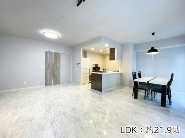 2LDK Apartment for Sale in Okinawa City - 77.03 sqm - Thumbnail 4