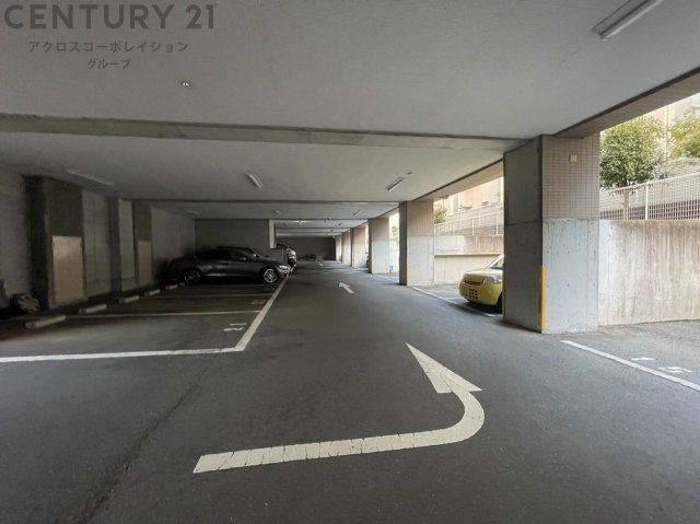 2SLDK Apartment for Sale in Itami City, Hyogo - Thumbnail 3