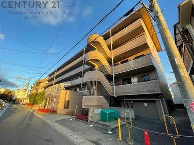 2SLDK Apartment for Sale in Itami City, Hyogo — Image 1, Itami, Hyogo