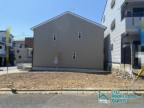 Land for Sale in Kyoto's Kita Ward with Building Conditions - Thumbnail 2