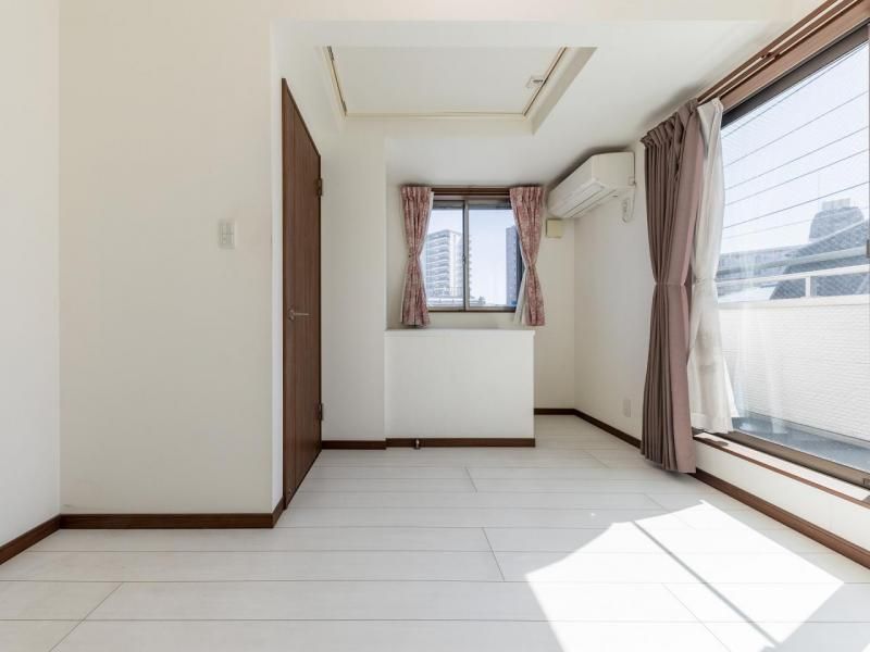 1SLDK House for Sale in Ota Ward, Tokyo Near Rokugodote Station - Thumbnail 4