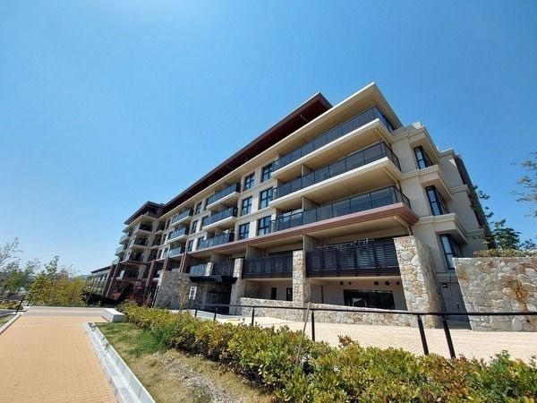 Modern 3LDK Apartment Near Shukugawa Park, Nishinomiya - Thumbnail 2