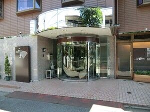 2DK Wooden House for Sale in Setagaya, Tokyo near Komazawa-daigaku Station - Thumbnail 2
