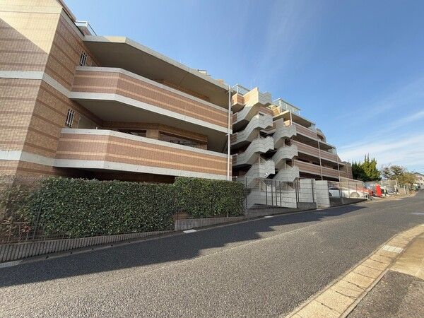 4LDK Apartment in Gran Shatelet Soga, Chiba - 99.76sqm - Thumbnail 3