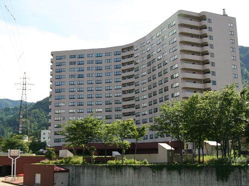 Lions Mansion Ishiuchi Maruyama 13F 1LDK Apartment for Sale in Niigata - Image 1