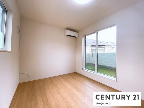 4LDK House for Sale in Otsu, Shiga - 7 Min Walk to Katata Station - Thumbnail 3