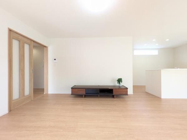 4LDK House for Sale in Otsu, Shiga - 7 Min Walk to Katata Station - Thumbnail 4