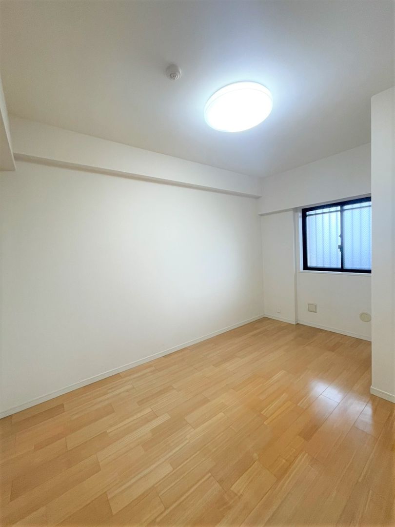 3LDK Apartment in Kasukabe with Walk-In Closet & Balcony - Thumbnail 3