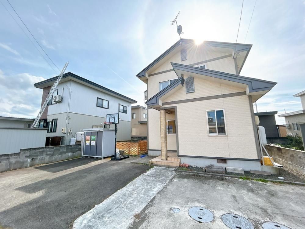 Renovated 3SLDK House in Yokote with 4 Car Parking - Image 1