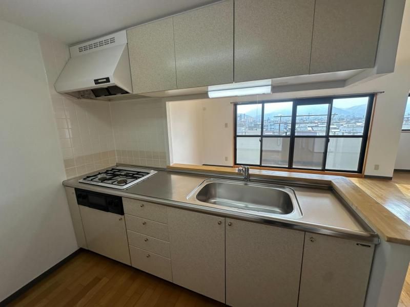 Apartment Garden Court Horai-cho 3LDK for Sale in Tsuruga - Thumbnail 3
