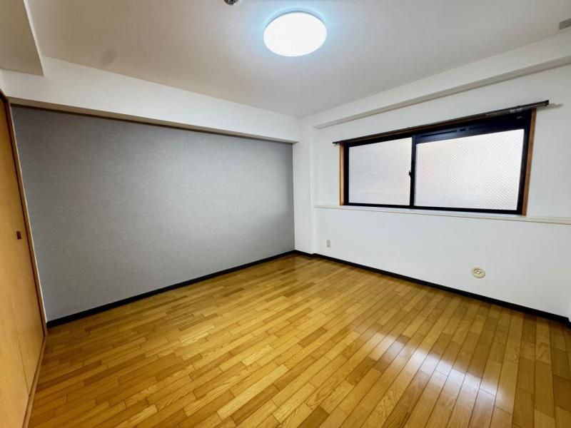 Apartment Garden Court Horai-cho 3LDK for Sale in Tsuruga - Thumbnail 4