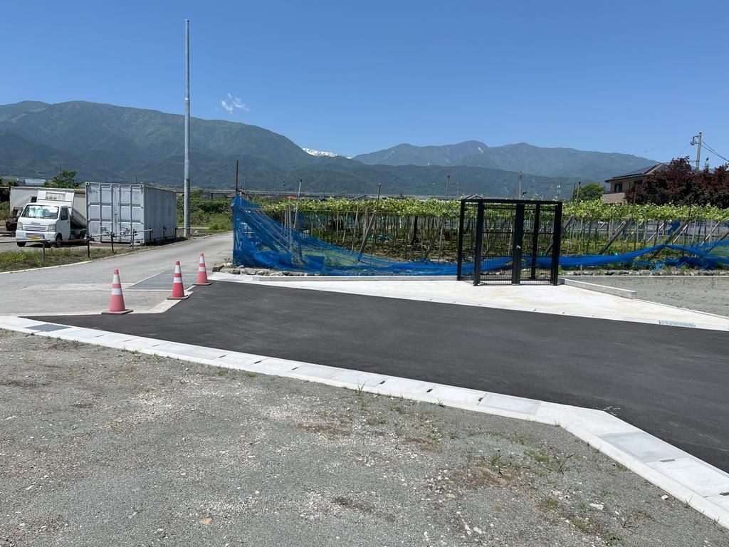 Land for Sale in Minami-Alps City, Yamanashi - 206.49 sqm Corner Lot - Thumbnail 3