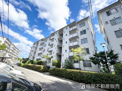 Spacious 3LDK Apartment in Tsukahara Heights, Takatsuki City — Apartment, Takatsuki, Osaka