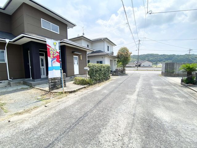 4LDK House in Uto City with Recent Renovations - Thumbnail 2